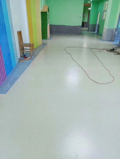 寫字樓PVC塑膠地板（地膠）價(jià)格解析與選購指南